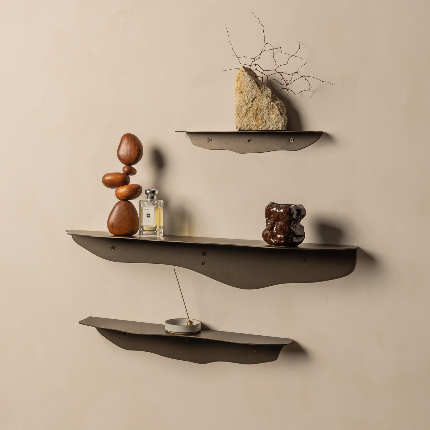FOLD Wavy Shelf 550